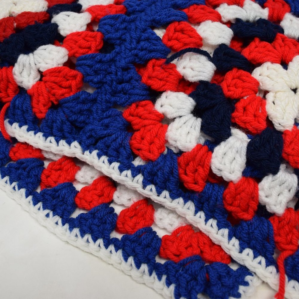 Patriotic Granny Squares Afghan Throw Lap Blanket Handmade Red White Blue Cottag - Picture 7 of 13